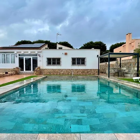 In Roquetas With Garden And Private Pool Villa