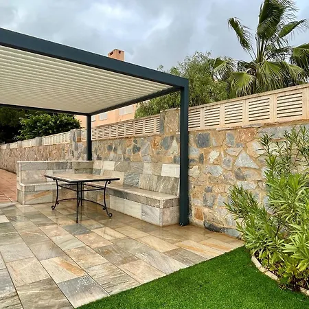 Villa In Roquetas With Garden And Private Pool *